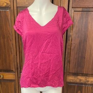 Tahari Silk Fuchsia Short Sleeve V-Neck Top